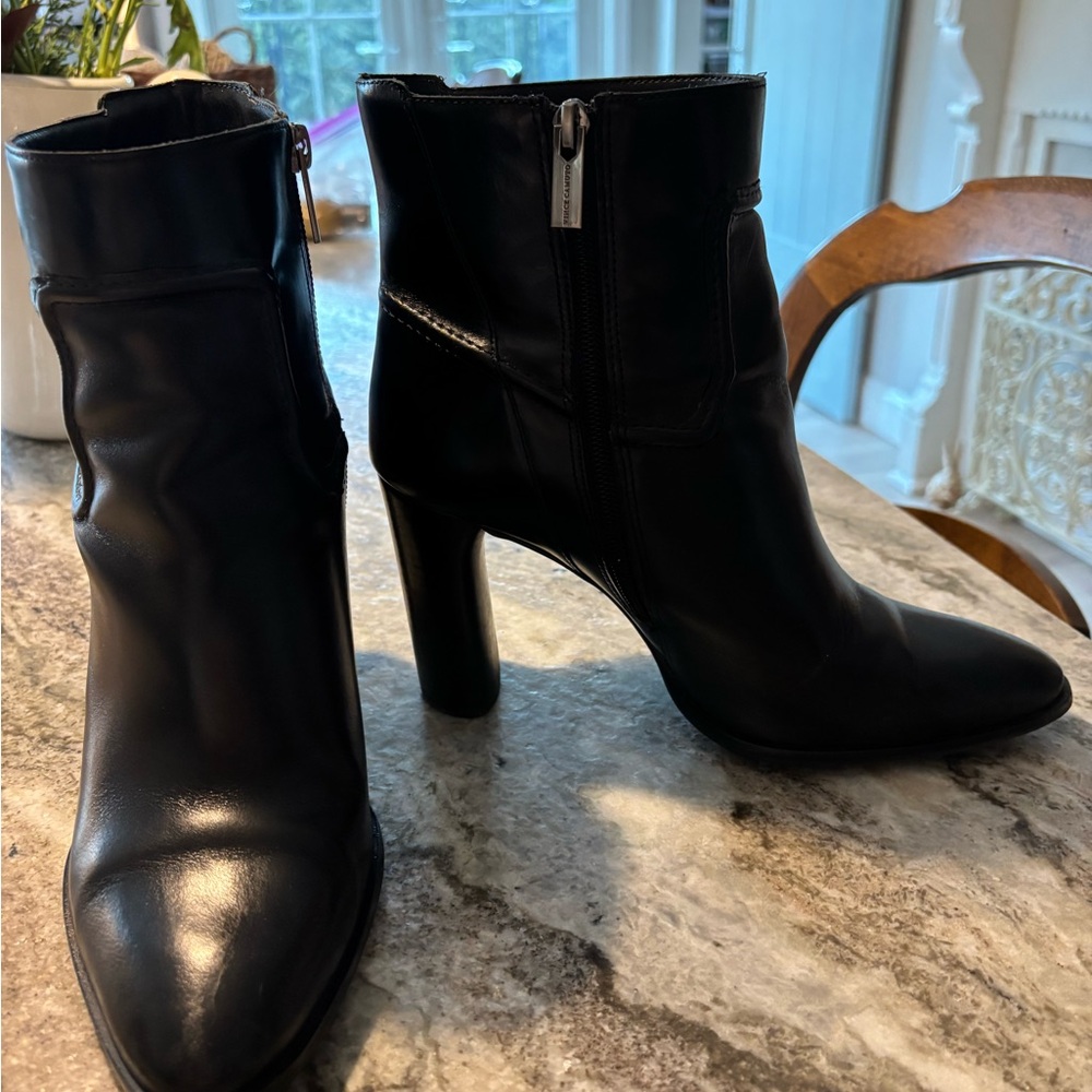 Vince Camuto Leather Black Ankle Boots size 9